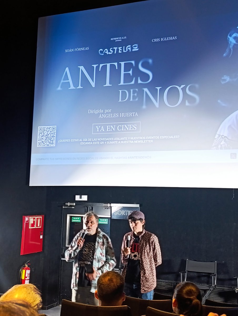 FurafollasAT's tweet photo. Onte foi unha tarde xenial, cunha película marabillosa, actores e fotografía de 100. A presentación por parte de dous dos nosos compañeiros, Xepe e Moisés, foi moi divertida. Vémonos cedo! https://t.co/4xkfRKUTI7