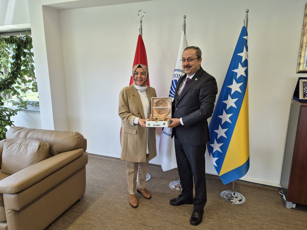 Nazik ev sahipliklerinden ötürü Uluslararası Saraybosna Üniversitesi’ne teşekkür ediyor; protokolün iki kurum arasında verimli bir süreci başlatmasını temenni ediyoruz.

<a href="/tcmeb/">Millî Eğitim Bakanlığı</a> 
<a href="/istanbulilmem/">İstanbul İl Millî Eğitim Müdürlüğü</a>
<a href="/SaraybosnaUni/">saraybosna universitesi</a> 
<a href="/sevgiyucell/">Sevgi Yücel</a>