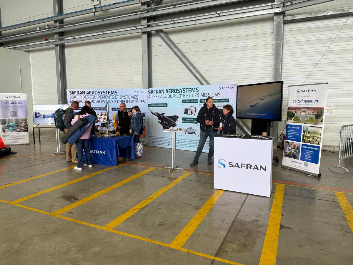 SafranAerosys's tweet image. 🎊 C’est parti pour le #Meeting de l’Air de la #FOSA sur la BA 123 de l’@Armee_de_lair ! ✈️ RDV aujourd’hui et demain pour rencontrer nos équipes 👋