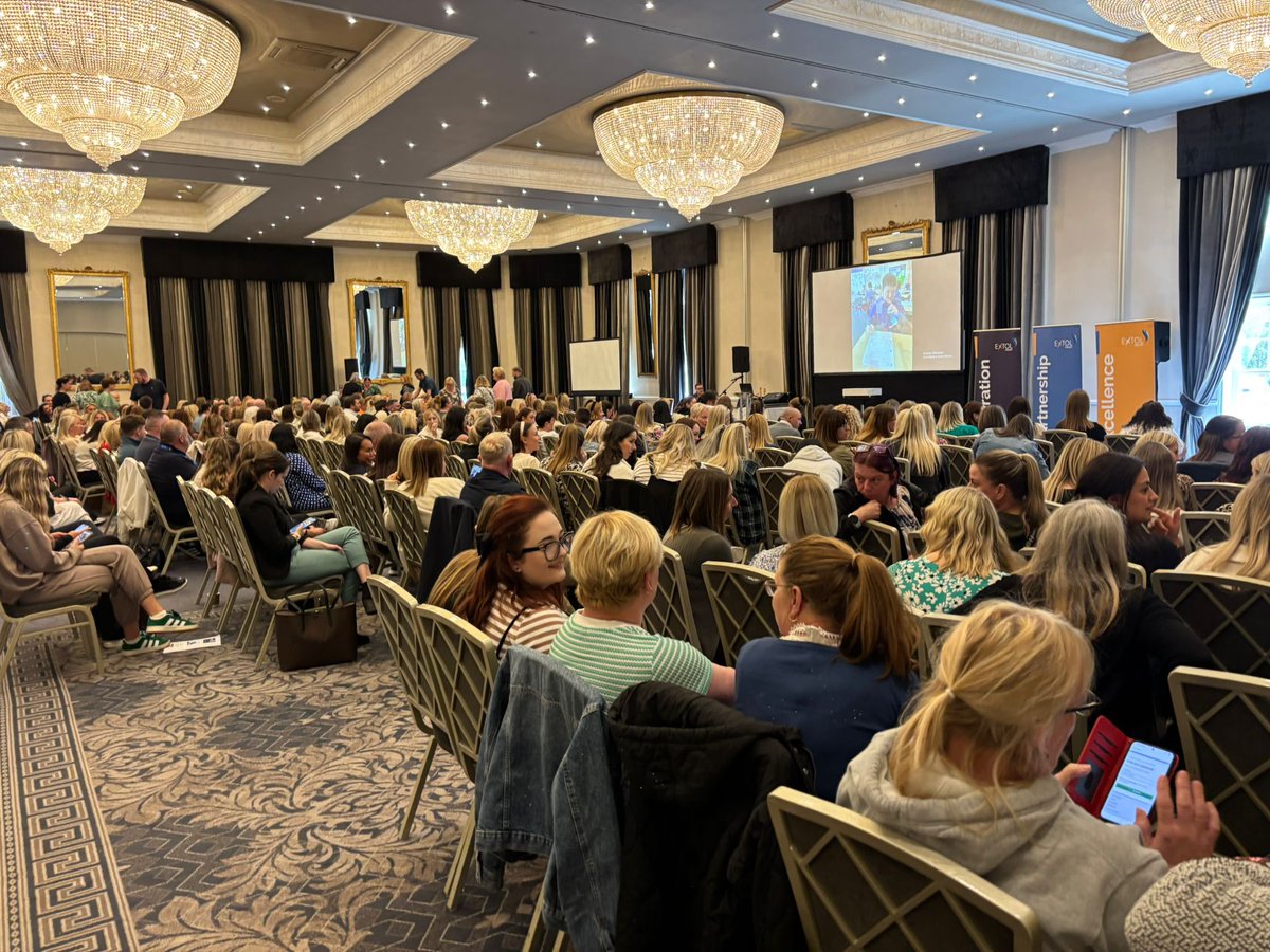 Julie Deville tweet media