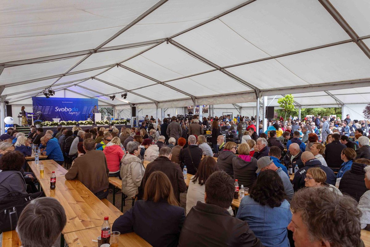 ALDE Party (@aldeparty) on Twitter photo 🇸🇮 Last weekend, Gibanje Svoboda held its second political festival, where party leader and Prime Minister Dr. Robert Golob launched the party’s new slogan - Freedom Forward!
Our Vice-President <a href="/MalikAzmani/">Malik Azmani</a> spoke on the achievements of Prime Minister Golob’s government promoting 🇸🇮 Last weekend, Gibanje Svoboda held its second political festival, where party leader and Prime Minister Dr. Robert Golob launched the party’s new slogan - Freedom Forward!
Our Vice-President <a href="/MalikAzmani/">Malik Azmani</a> spoke on the achievements of Prime Minister Golob’s government promoting