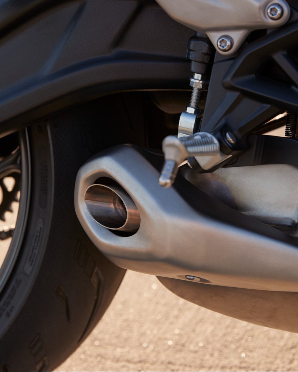 Solo los verdaderos fans de Triumph sabrán la respuesta a la siguiente pregunta:
¿Qué moto aparece en la foto? 🤭

Te leemos en los comentarios 😉