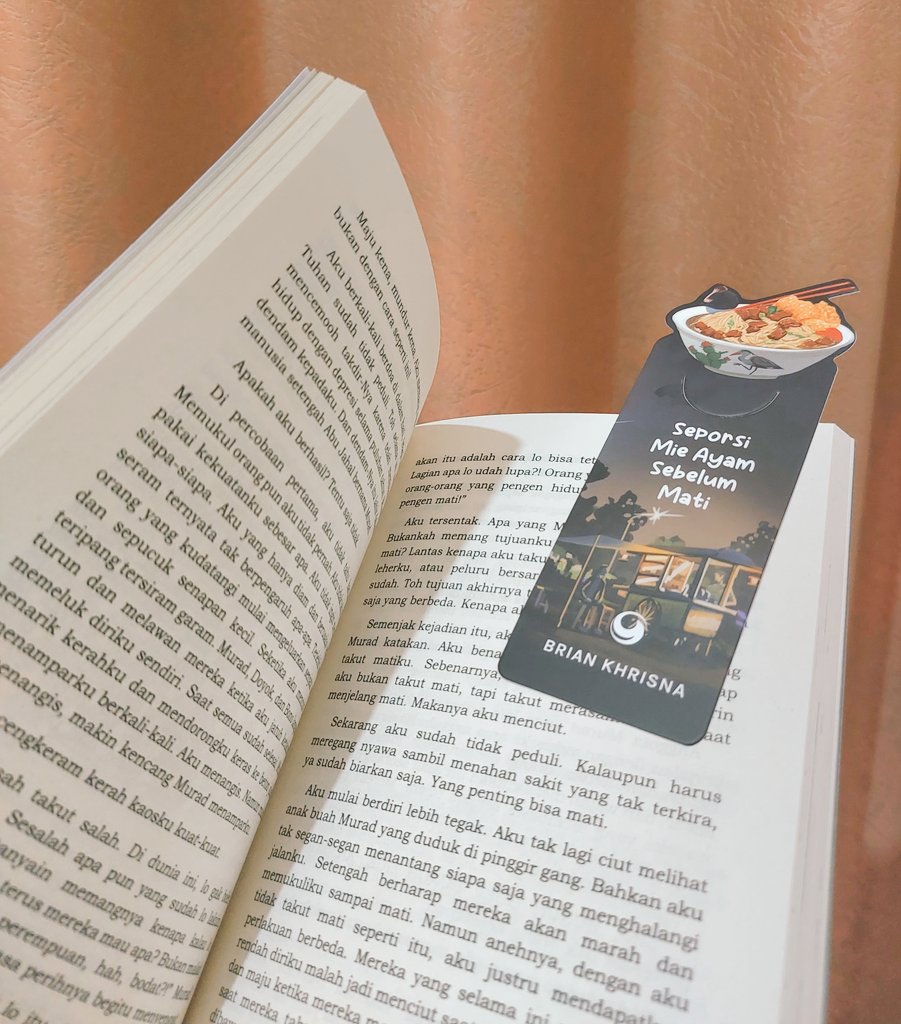 simp4bo's tweet photo. finally survived my reading slump and start to read this book, btw this book is one of my wishlist. 🥺🍜🐓 https://t.co/2cY3mdrcBg