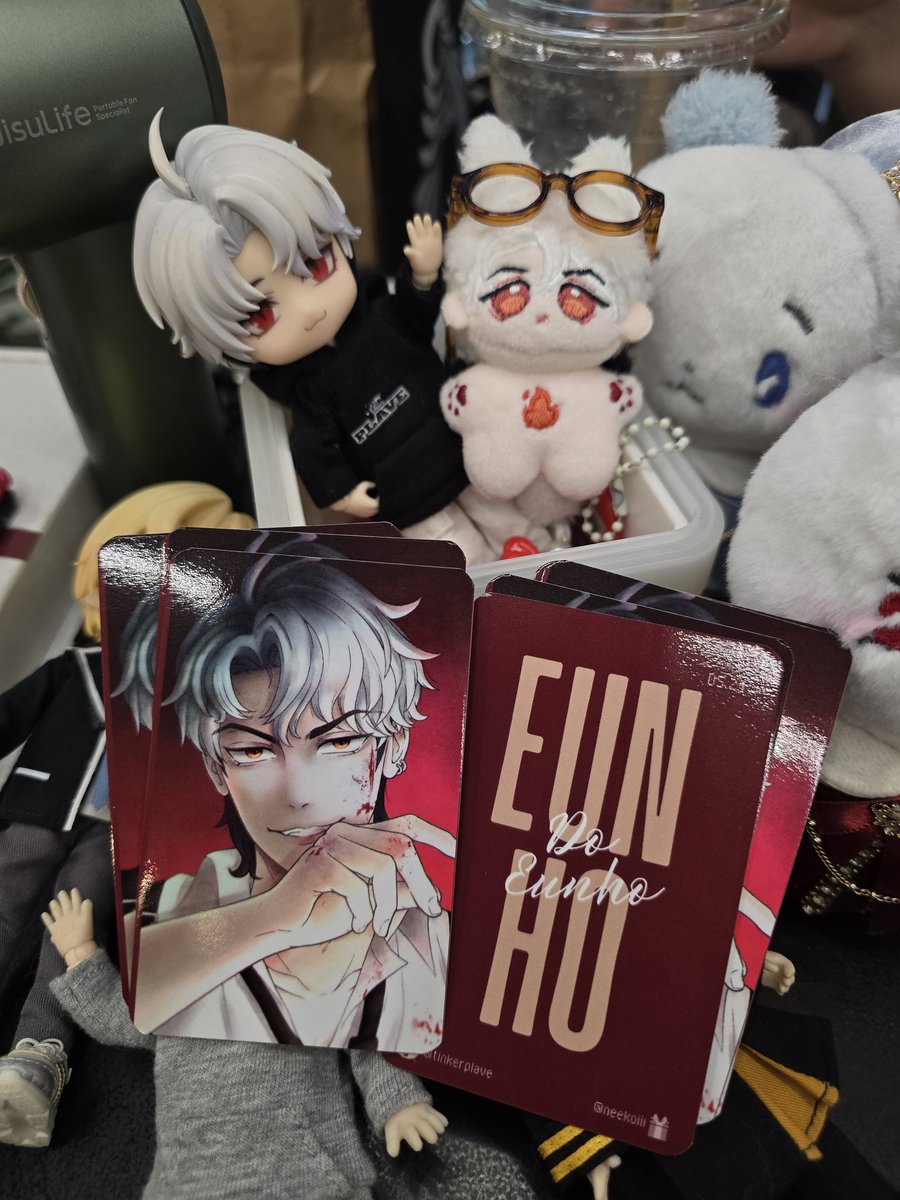 neekoiii's tweet photo. Here at #RedCardsSilverChains! I have Eunho pocas for freebies~ feel free to approach po! 🤗✨❤️🍎🔥🩸 https://t.co/RA7TrOv0yf