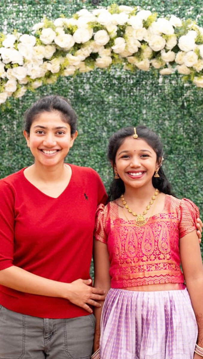 SaipallaviFC's tweet photo. Pallavi 🧿♥️

#SaiPallavi #RadhAmma https://t.co/4IF1P3rpxa