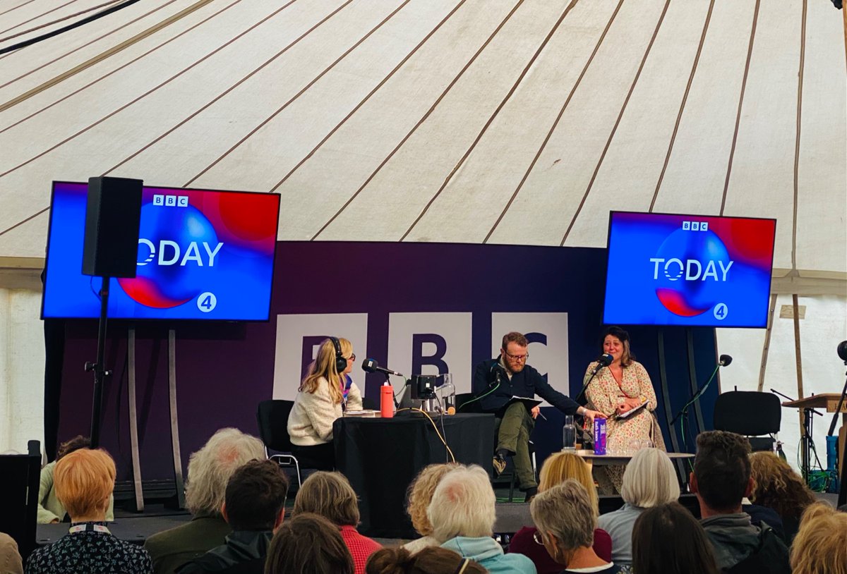 sianwilliams100's tweet image. Bumped into mate @Emmabarnett in the @hayfestival for @BBCr4today in the BBC tent - will be following with #Lifechanging at 1130!