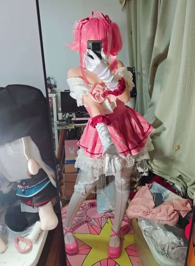 BackYard_Neko's tweet photo. 我也是可以hold住这种粉色裙子的（挠头） https://t.co/E9WE8P2YL6