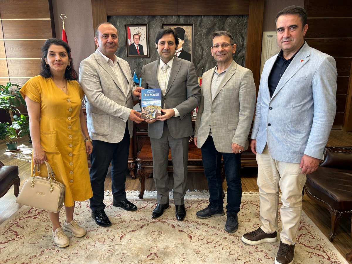 Dede Korkut Platformu Başkanı Sn. Ünal Yaşaroğlu ve platform üyeleri, Kaymakamımız Dr. Adem Uslu'yu ziyaret etti