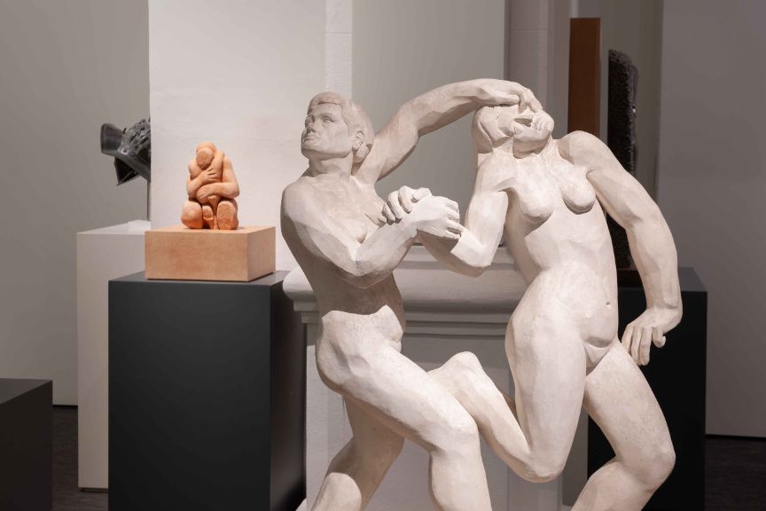 🏛️ 'Nuclear. Juan Haro en la Casa del Sol' es una exposición que plantea un diálogo entre la obra de Juan Haro y reproducciones de estatuas grecorromanas alojadas en la Casa del Sol, una de las tres sedes del <a href="/MuseoEscultura/">Museo Nacional de Escultura</a> 

🗓️ Hasta el 20 de julio 

🔗 bit.ly/4k7Olfk