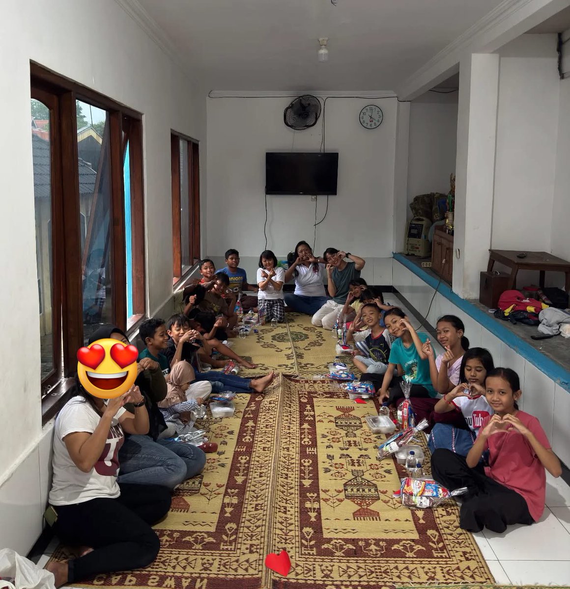 MbudDull's tweet image. Beres kelas shelter Kali Code, 

Ketemu lagi minggu depan adek-adek, jaga sehatnya yaaa 💪

Terima kasih juga untuk taburan berkatnya (susu dan snack), titipan salam sayang dari adek-adek shelter 🥰

Sehat selalu, bahagia dan rejeki melimpah 🥰🙏

#ShelterBelajar #KaliCode