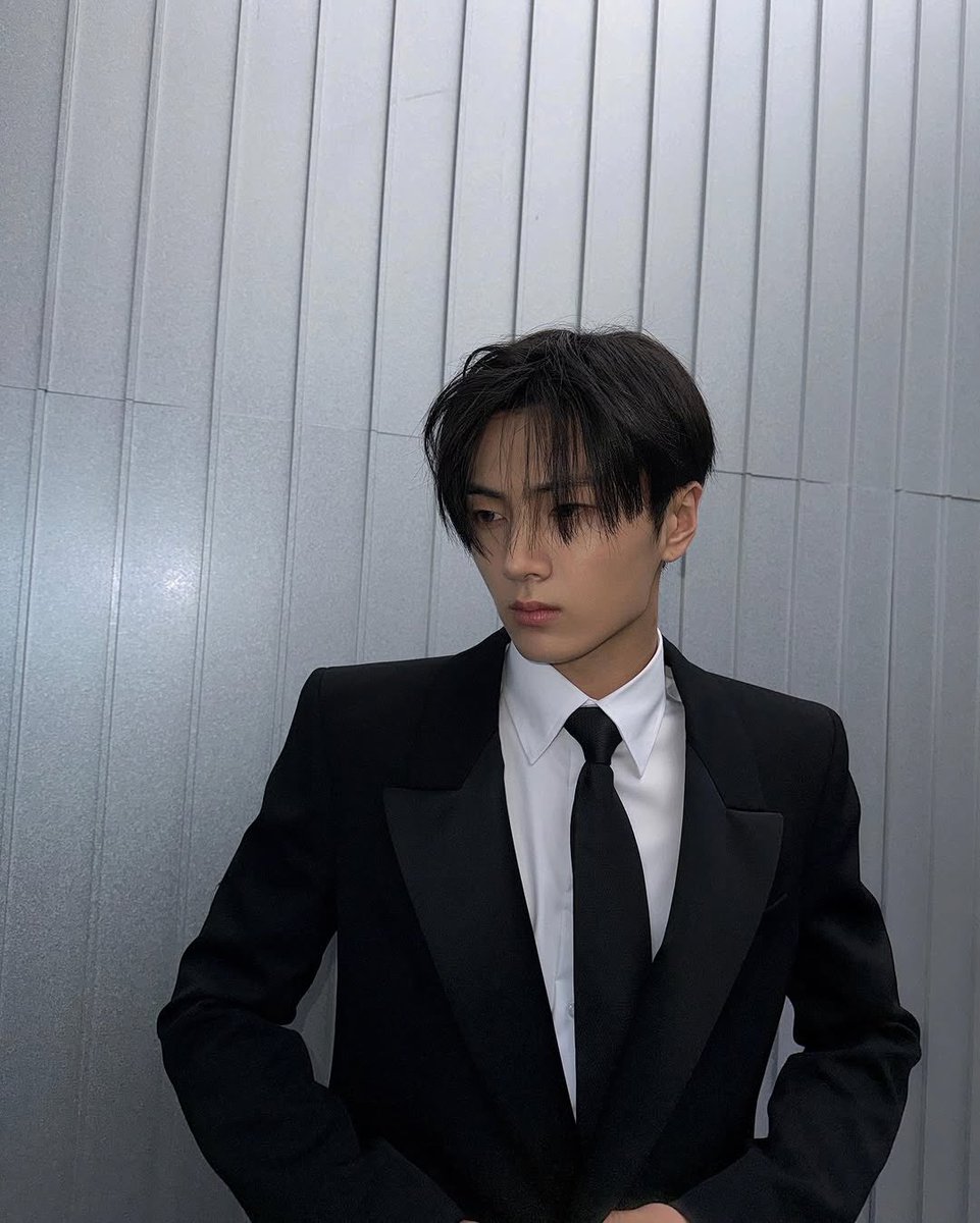 (2/2)

<a href="/ENHYPEN_members/">ENHYPEN</a> <a href="/ENHYPEN/">ENHYPEN OFFICIAL</a> #ENHYPEN #엔하이픈 #JAY #제이