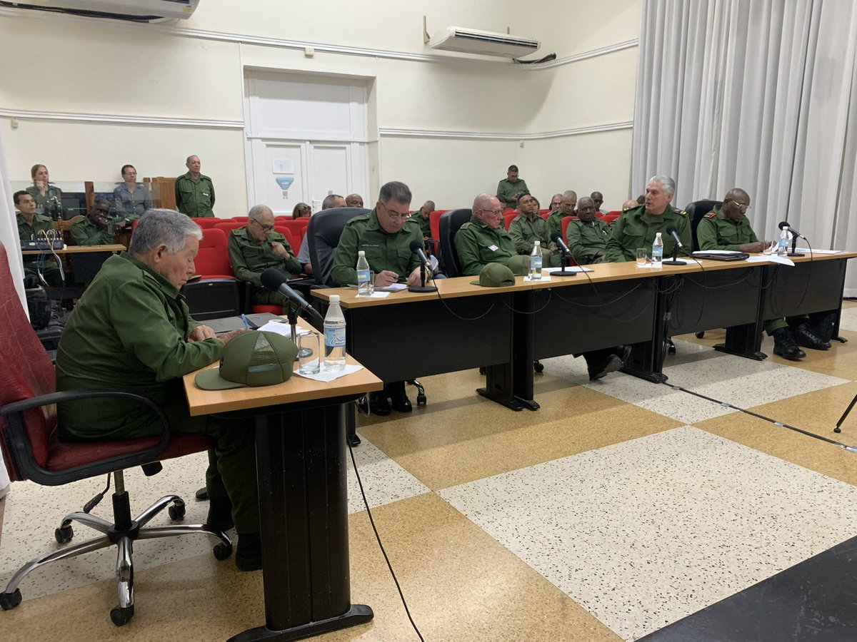 <a href="/SalvadorValdesM/">SalvadorVM</a> <a href="/MinfarC/">Minfar_Cuba</a> <a href="/minint_cuba/">MININT_CUBA</a> <a href="/AsambleaCuba/">Asamblea Nacional Cuba</a> <a href="/DrRobertoMOjeda/">Dr. Roberto Morales Ojeda</a> <a href="/PartidoPCC/">Partido Comunista de Cuba</a> 🇨🇺| El Presidente del Consejo de Defensa Nacional consideró que este ejercicio constituye una preparación para todas las estructuras, con el objetivo de enfrentar diferentes eventos, sobre todo ante la venidera temporada ciclónica en el complejo momento económico del país.