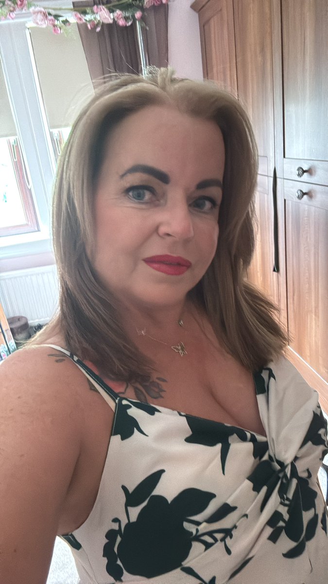 Lizzy98497133's tweet photo. Weekend off so might as well hit the pub https://t.co/8FpEziob1D