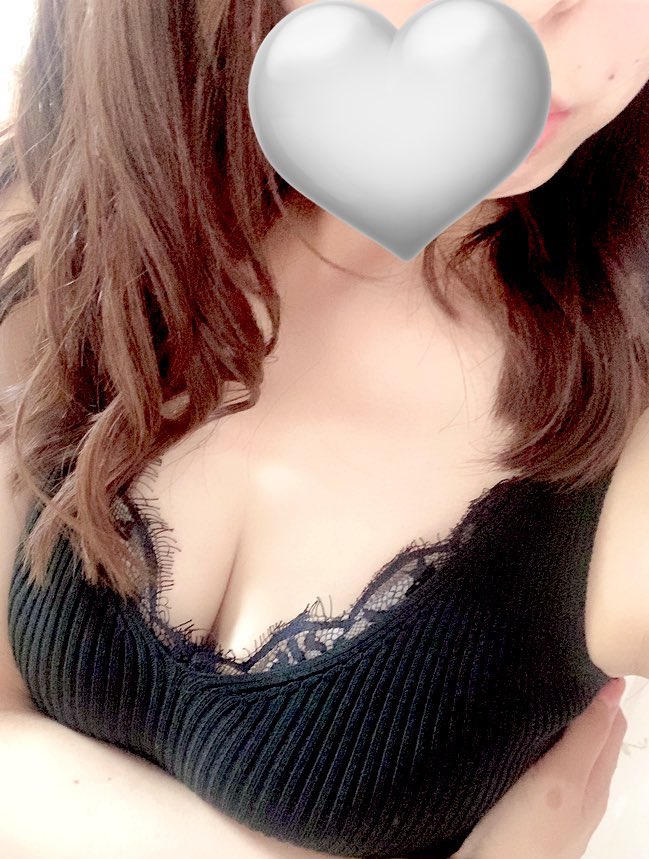 RINA_THEDIANA's tweet photo. みなさまお疲れ様です🫶🏻

やっと！やっと！
明日出勤させていただきます💓

11:00〜15:00 の短い時間ですが
ご予約お待ちしてます🥰

@THE_DIANA_Esthe 
#春日井メンズエステ https://t.co/itK5Qo4aXF