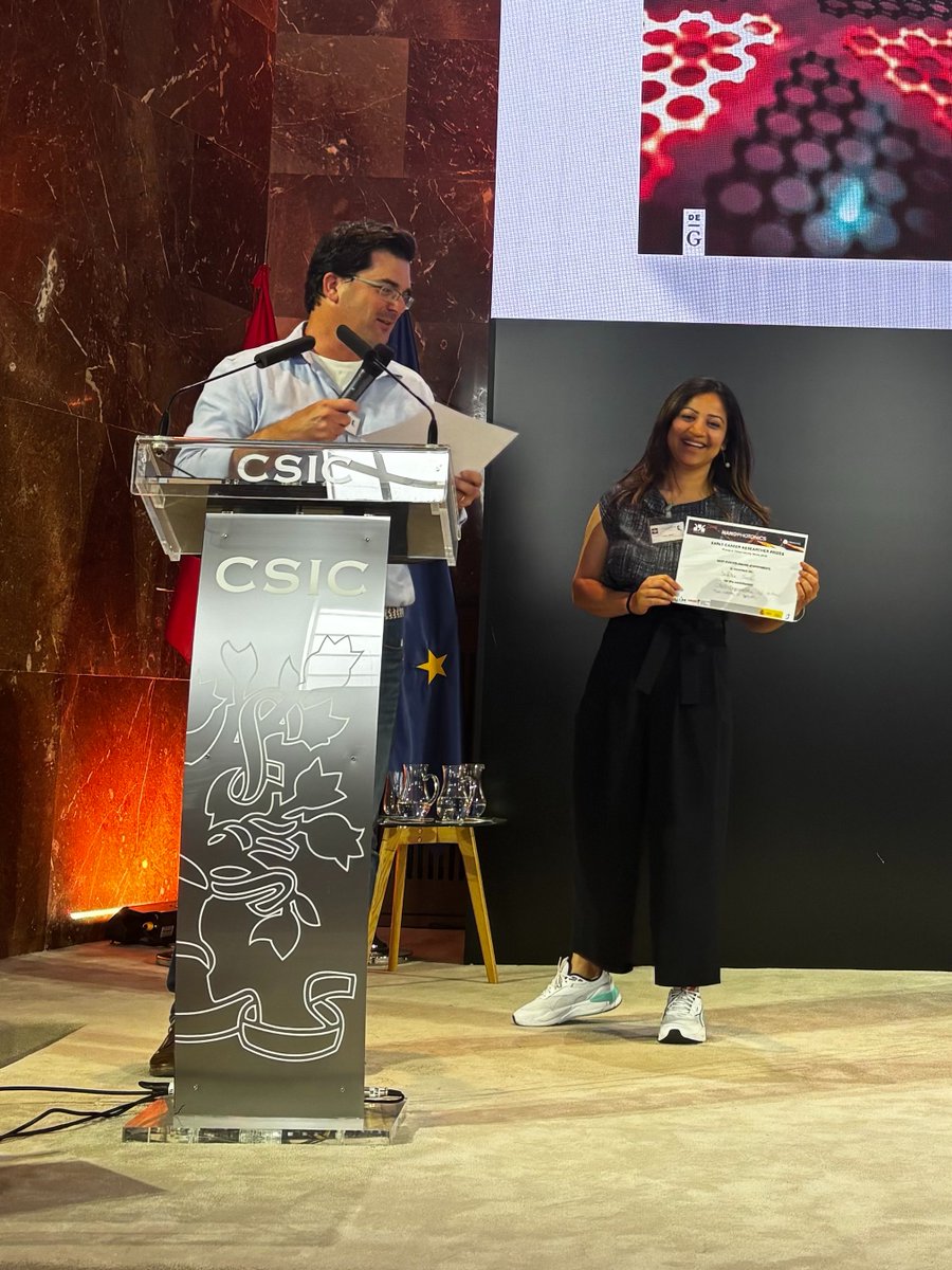 Andrea Alu (@andrea_alu) on Twitter photo Congratulations to our graduate student Sahitya Singh for winning the Best Experimental Paper Award for her work on photonic time interfaces at the Waves in Time Varying Media conference in Madrid! <a href="/asrc_gc/">CUNY ASRC</a> <a href="/GC_CUNY/">The Graduate Center</a> <a href="/CUNY/">The City University of New York</a> Congratulations to our graduate student Sahitya Singh for winning the Best Experimental Paper Award for her work on photonic time interfaces at the Waves in Time Varying Media conference in Madrid! <a href="/asrc_gc/">CUNY ASRC</a> <a href="/GC_CUNY/">The Graduate Center</a> <a href="/CUNY/">The City University of New York</a>