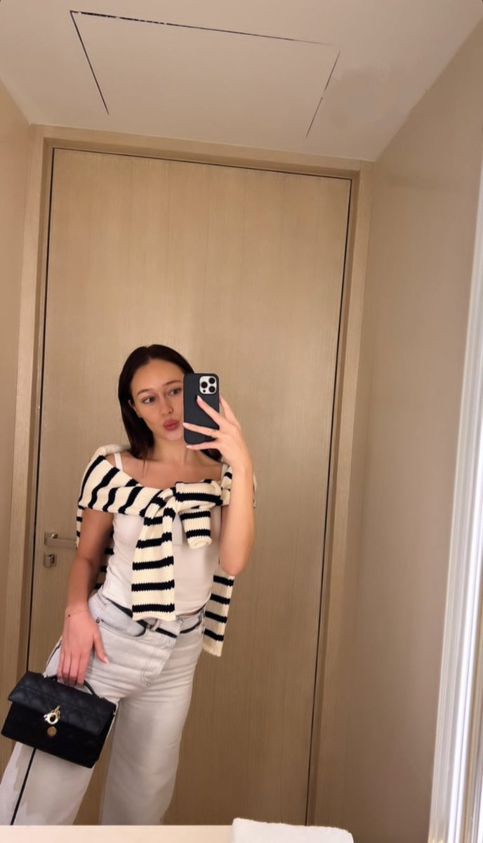 Debnam-Carey Files (@alyciafiles) on Twitter photo 