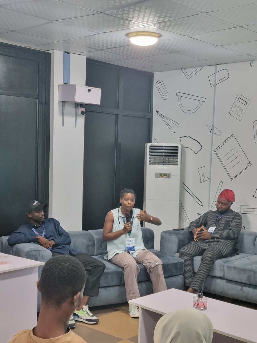BeLinkedin's tweet image. Lade Falobi, Mayowa Adebayo and the BeLinkedin Convener @HiChief_ firing it up in the Q &amp;amp; A session💙.

#BeLinkedIn2025 #questionandanswer