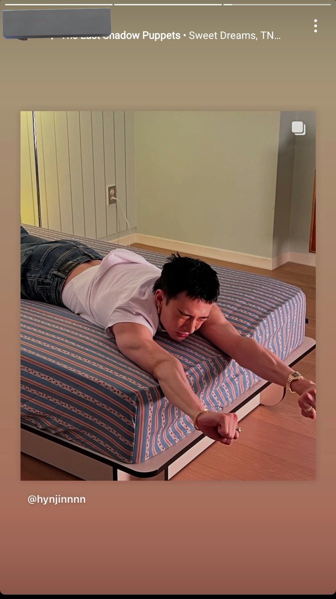 Aaron Kang, the marketing and communication director of cartier, reposted the recent Instagram post of #Hyunjin.

#HYUNJINxCARTIER