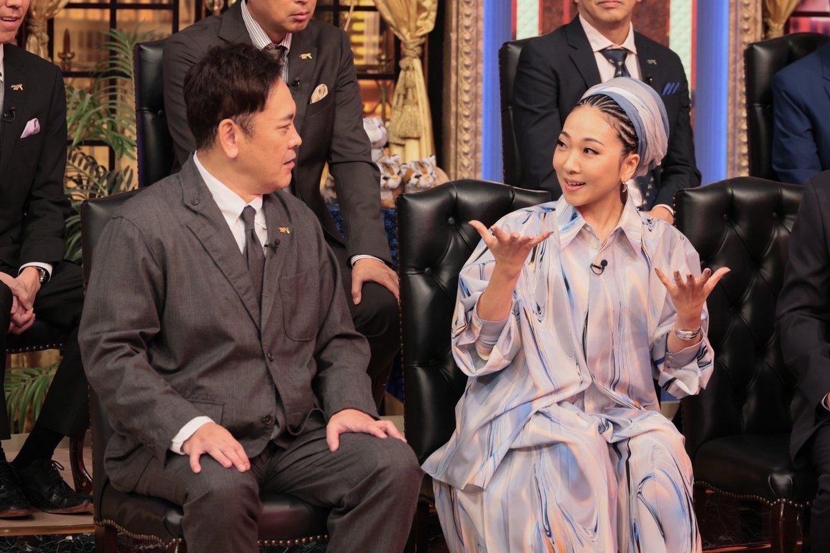 今夜９時の #しゃべくり007 は
国民的歌手 #MISIA さん初降臨👏✨

地元・対馬で過ごした
幼少期のエピソードや貴重映像を大公開📺👀

そして❗番組名物企画
「私のこと覚えてる？」に挑戦🔥

小学生時代の友人や恩師との再会に思わず涙…😢

名曲「Everything」に繋がる
マル秘エピソードも🎤🎶