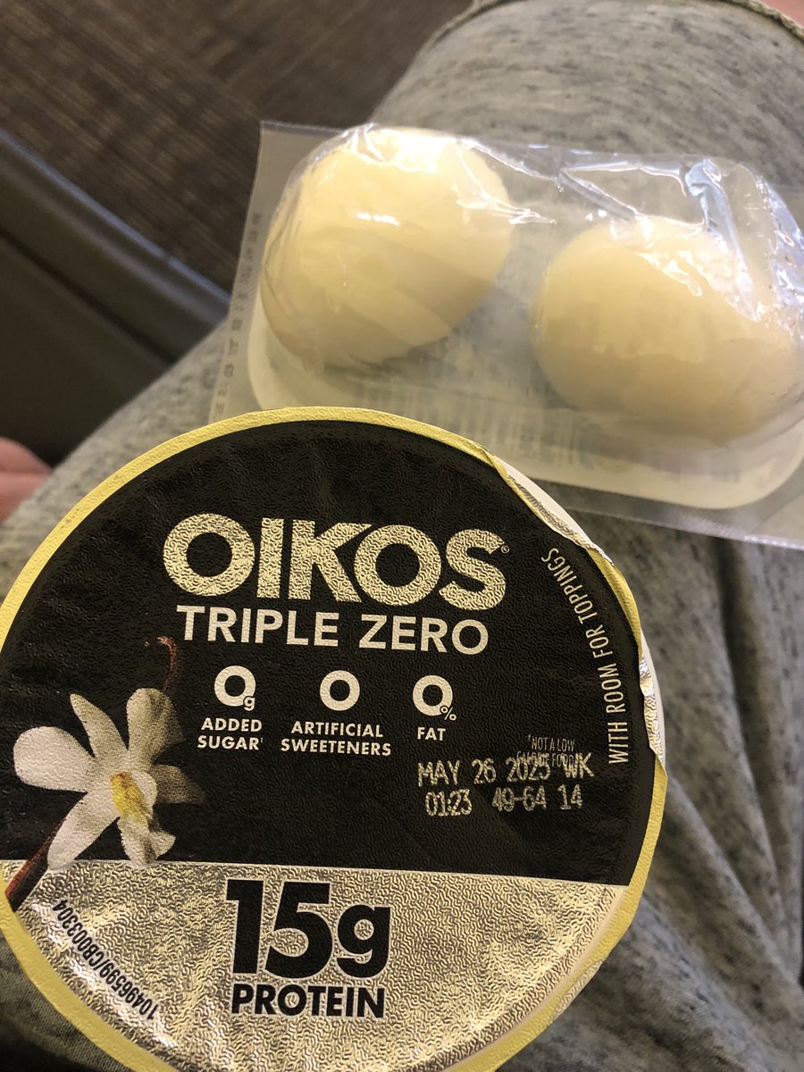 BigDaddyDissin's tweet image. Staying on plan at the airport. #macros