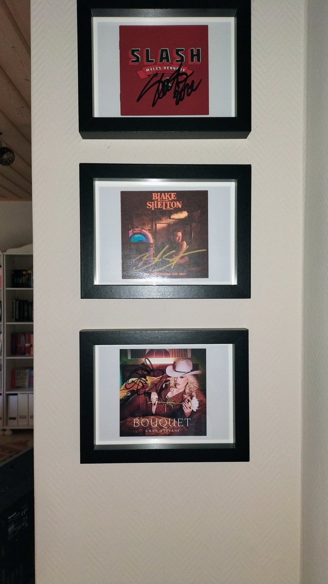 RominaWitschnig's tweet photo. @blakeshelton @gwenstefani #HanginOn my wall😁 My CD and Vinyl finally arrived today! I absolutely love this album and the new duet❤️#ForRecreationalUseOnly https://t.co/7RxADP9bWq