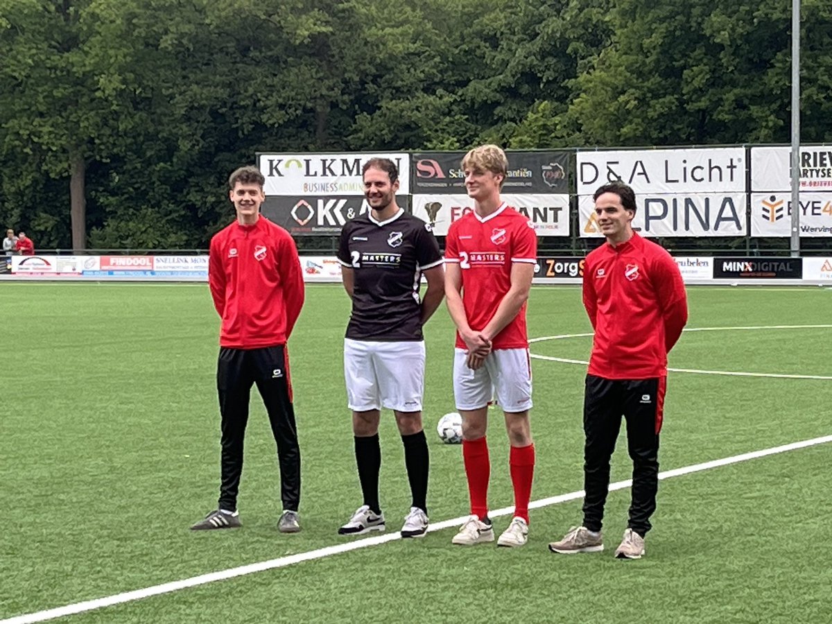 Onthulling van het nieuwe tenue voor de volgende seizoenen #hulrig