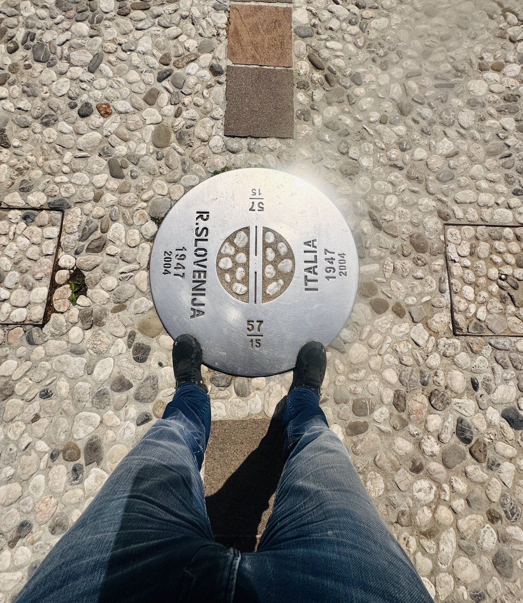 DuclosSebastian's tweet photo. One foot in Slovenia 🇸🇮 and one foot in Italia 🇮🇹. stage 14 @giroditalia #GirodItalia #cycling #passionforcycling https://t.co/72wPs99k3B