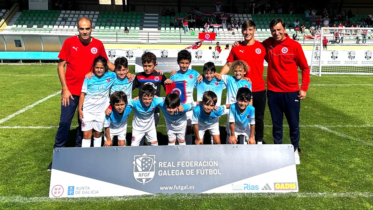RFGF (@futgal) on Twitter photo ๐ FASE FINAL do Campionato Galego de F8
๐ En marcha a ๐
๐๐๐๐ na categorรญa ๐๐๐๐๐๐๐๐๐๐ฬ๐ e a loita polo 3ยบ e 4ยบ postos
๐๏ธ Estadio de A Magdalena
๐ฅ <a href="/ClubCalasanz/">CD Calasanz</a> ๐ <a href="/VictoriaCF1943/">Victoria Club Fรบtbol โฝ๐ฆ</a>
๐ฅ <a href="/UDOurense2014/">UD Ourense ๐บ</a> ๐ <a href="/EDValMinor/">ED Val Miรฑor Nigrรกn</a>
๐บ En DIRECTO: agalega.gal/videos/251584-โฆ ๐ FASE FINAL do Campionato Galego de F8
๐ En marcha a ๐
๐๐๐๐ na categorรญa ๐๐๐๐๐๐๐๐๐๐ฬ๐ e a loita polo 3ยบ e 4ยบ postos
๐๏ธ Estadio de A Magdalena
๐ฅ <a href="/ClubCalasanz/">CD Calasanz</a> ๐ <a href="/VictoriaCF1943/">Victoria Club Fรบtbol โฝ๐ฆ</a>
๐ฅ <a href="/UDOurense2014/">UD Ourense ๐บ</a> ๐ <a href="/EDValMinor/">ED Val Miรฑor Nigrรกn</a>
๐บ En DIRECTO: agalega.gal/videos/251584-โฆ