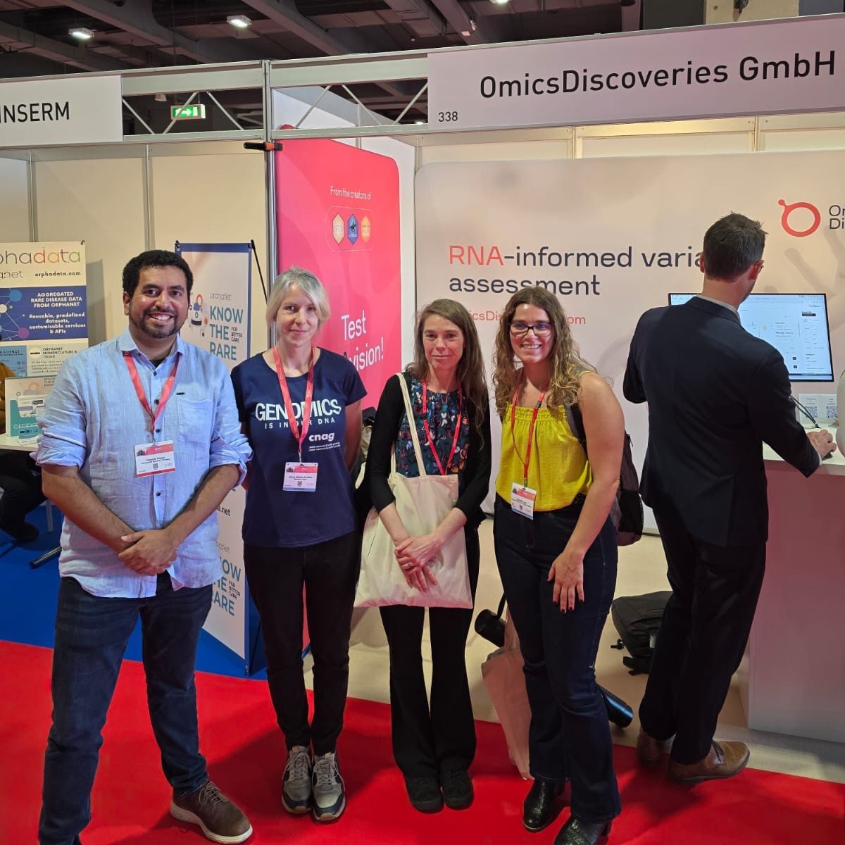 CNAG (@cnag_eu) on Twitter photo 🙌 What a great day!
🧑🔬👨🔬 Today we had the pleasure of meeting our partners <a href="/vaym88/">Vicente Yépez</a> (OmicsDiscoveries) and Ana Topf (<a href="/UniofNewcastle/">Newcastle University</a>) at #eshg2025 — proud to keep advancing rare disease research together!
It’s always a pleasure to exchange ideas!
#GenomicsIsInOurDNA #CNAG #RNA 🙌 What a great day!
🧑🔬👨🔬 Today we had the pleasure of meeting our partners <a href="/vaym88/">Vicente Yépez</a> (OmicsDiscoveries) and Ana Topf (<a href="/UniofNewcastle/">Newcastle University</a>) at #eshg2025 — proud to keep advancing rare disease research together!
It’s always a pleasure to exchange ideas!
#GenomicsIsInOurDNA #CNAG #RNA