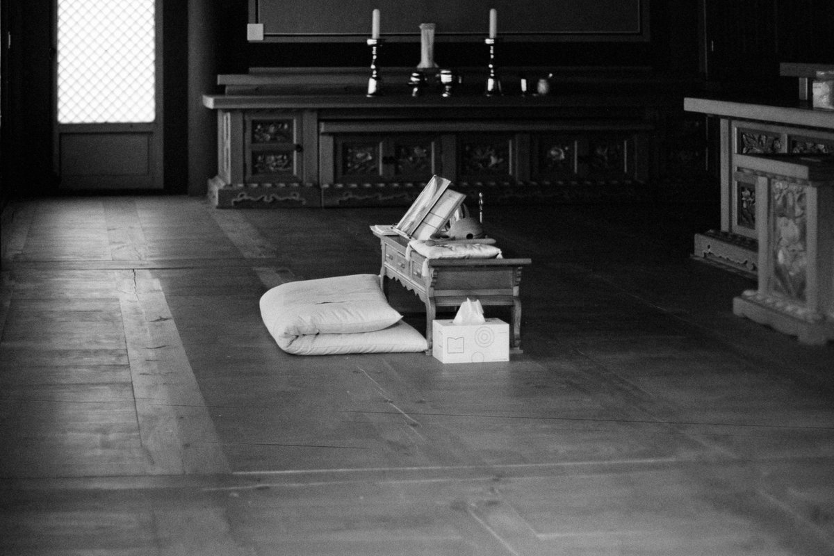 kbocollections's tweet image. Been a rainy weekend so I&apos;ve been inside doing some developing. Here are a few shots on LuckyPan 400 around the local temple.