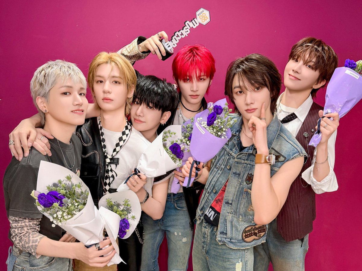 3u3_ll's tweet photo. #IFeelGood3rdWin 🏆🏆🏆✨

遂に음중のトロフィーも手に入れたね😭❤️‍🔥 https://t.co/lzfQ1Q3PJL