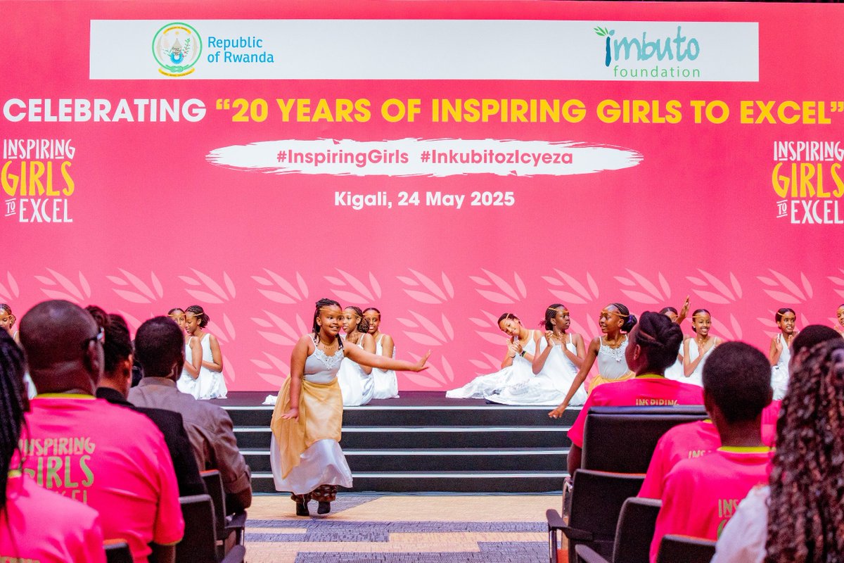 BPG Alumni Network (@bpgalumni) on Twitter photo Ibirori byo kwizihiza imyaka 20 yo guteza imbere uburezi bw’umwana w’umukobwa bitangijwe n’imbyino n’indirimbo bya kinyarwanda z’itorero rya <a href="/GHA_rwanda/">Green Hills Academy</a> risusurukije abitabiriye ibirori.
#BPG20 #InspiringGirls #InkubitozIcyeza Ibirori byo kwizihiza imyaka 20 yo guteza imbere uburezi bw’umwana w’umukobwa bitangijwe n’imbyino n’indirimbo bya kinyarwanda z’itorero rya <a href="/GHA_rwanda/">Green Hills Academy</a> risusurukije abitabiriye ibirori.
#BPG20 #InspiringGirls #InkubitozIcyeza