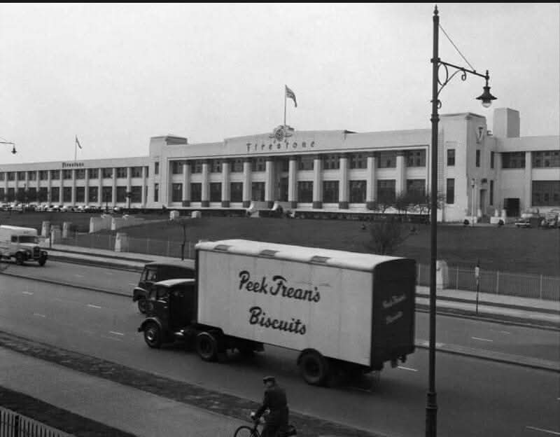 **BANK HOLIDAY MONDAY**
Guided Walk celebrating the Great West Road’s 100th Anniversary
 Meet 2.30 pm Market Place/corner 194 High Street, Brentford, TW8 8LB. Cost £3 (cash) pay the guide: Christine Diwell, Hounslow Heritage Guides and Hounslow &amp; District Local History Society