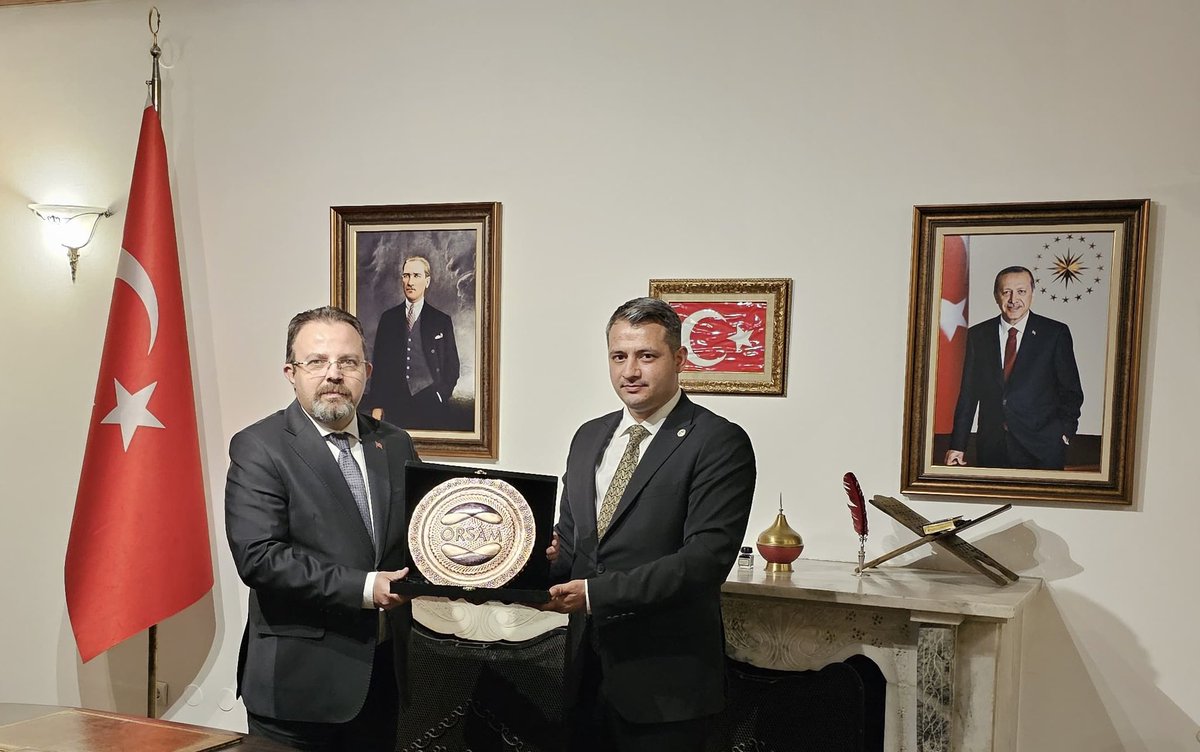 Ortadoğu Araştırmaları Merkezi <a href="/orsamorgtr/">ORSAM</a> Kuzey Afrika Çalışmaları Koordinatörü Dr. Kaan Devecioğlu’nu <a href="/kaan_devecioglu/">Kaan Devecioğlu</a> Büyükelçiliğimizde misafir etmekten mutluluk duyduk.