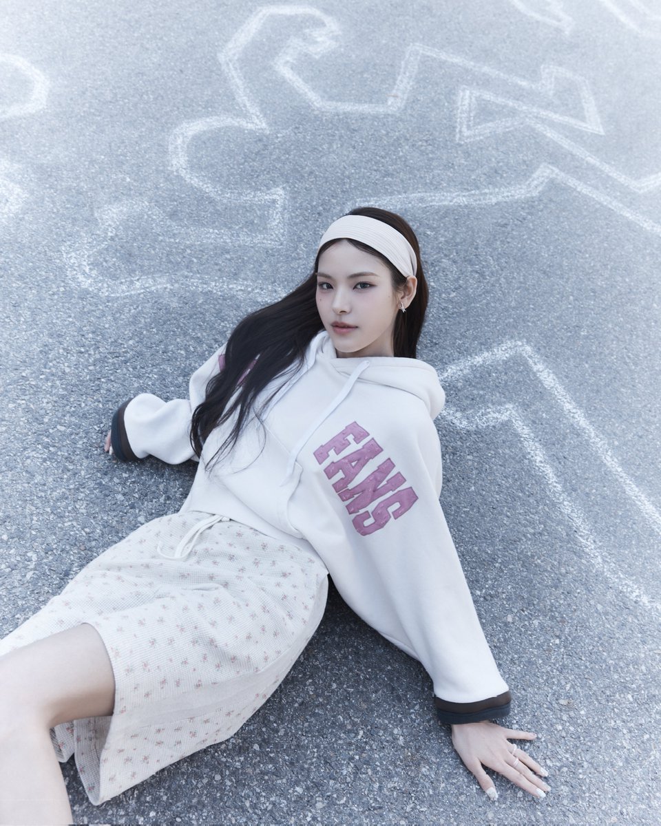 ひめページ Concept Photo (A ver.) izna Single Album 'BEEP' 2025.06.09 6PM