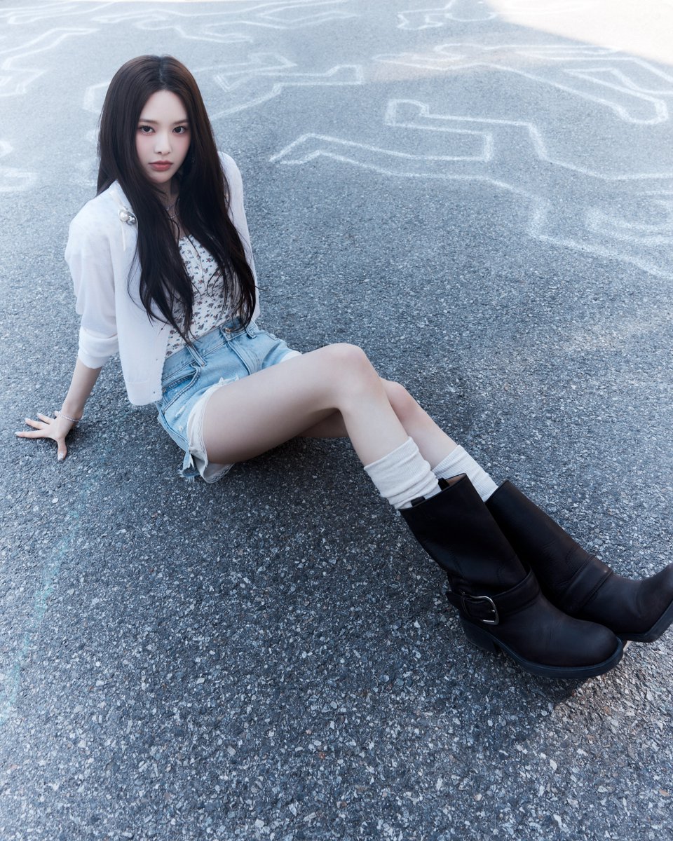 izna_offcl's tweet image. Concept Photo (A ver.)

izna Single Album 'BEEP'
2025.06.09 6PM (KST)

💿 Pre-Save
ingrv.es/izna_BEEP

#izna #이즈나
#BANGJEEMIN #방지민
#BEEP #izna_BEEP