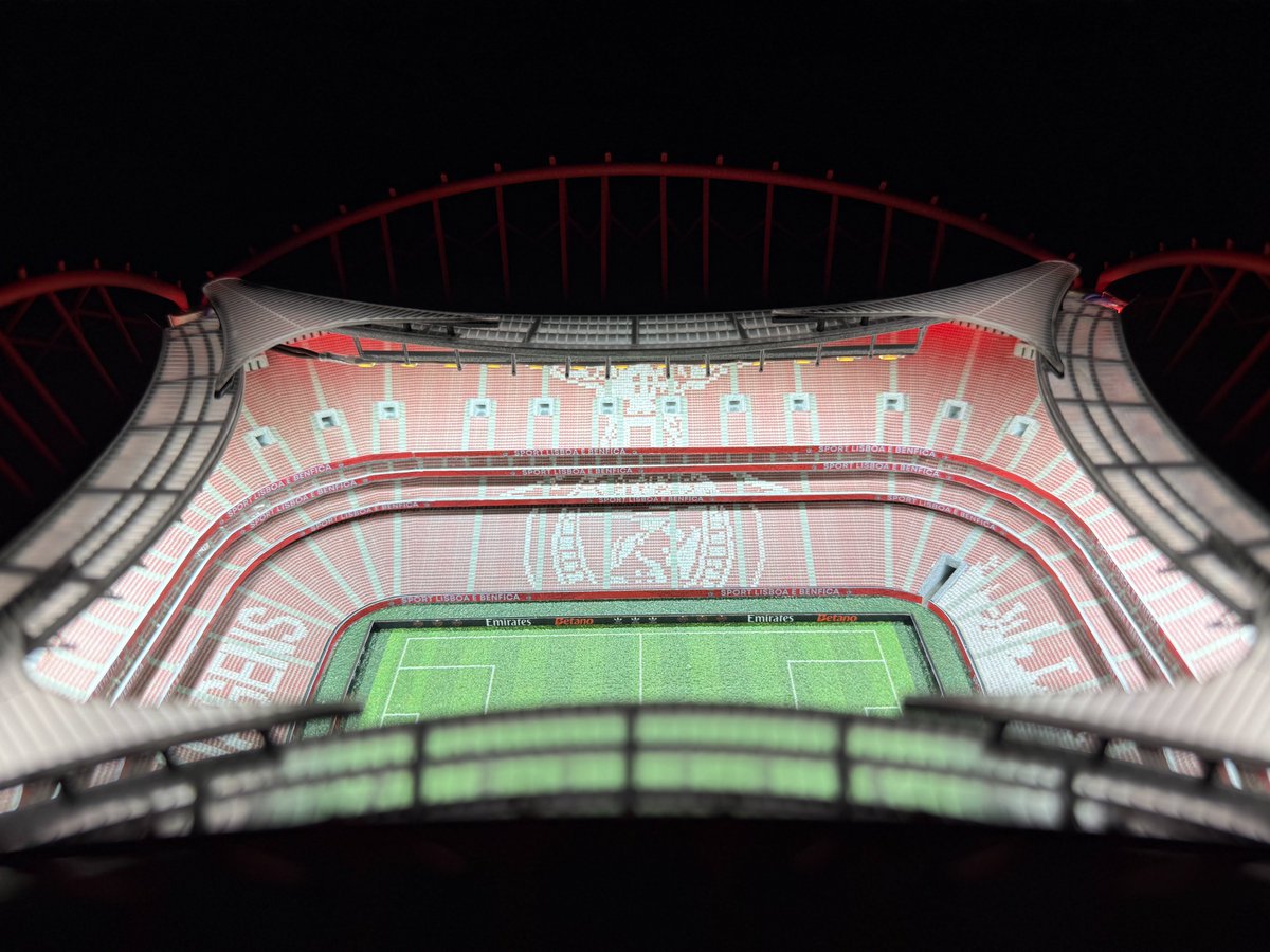 StadiumsForAnts's tweet photo. O Benfica não teve infância, já nasceu grande

🦅🦅🦅 https://t.co/Jr6ww3r4Zs