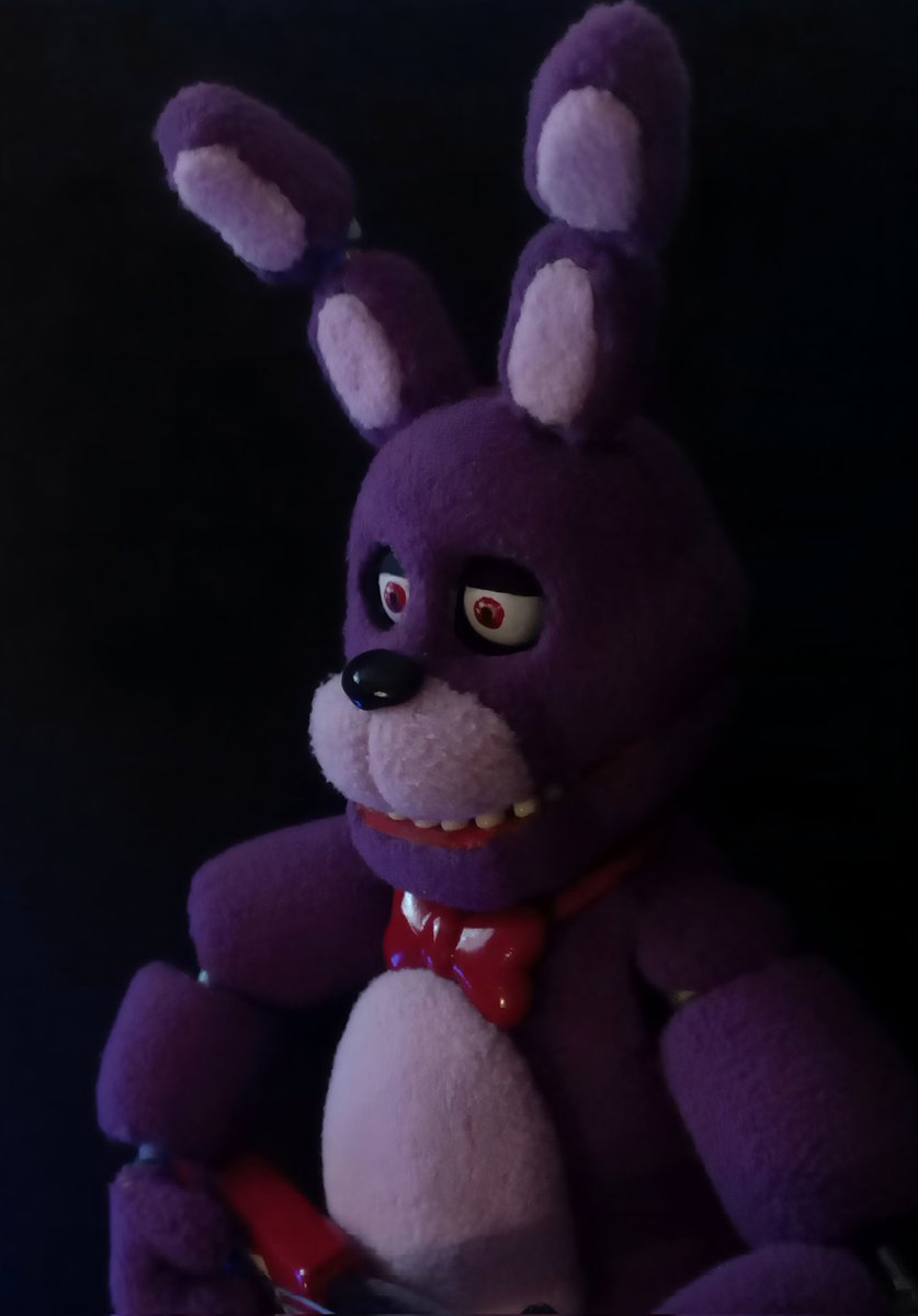 CCN1658's tweet image. 🔵Hello friends!🔵
×●ו~☆~•×●×
I've finished the Bonnie figurine!
I'm thinking of selling for $95
#FNAF
#artist