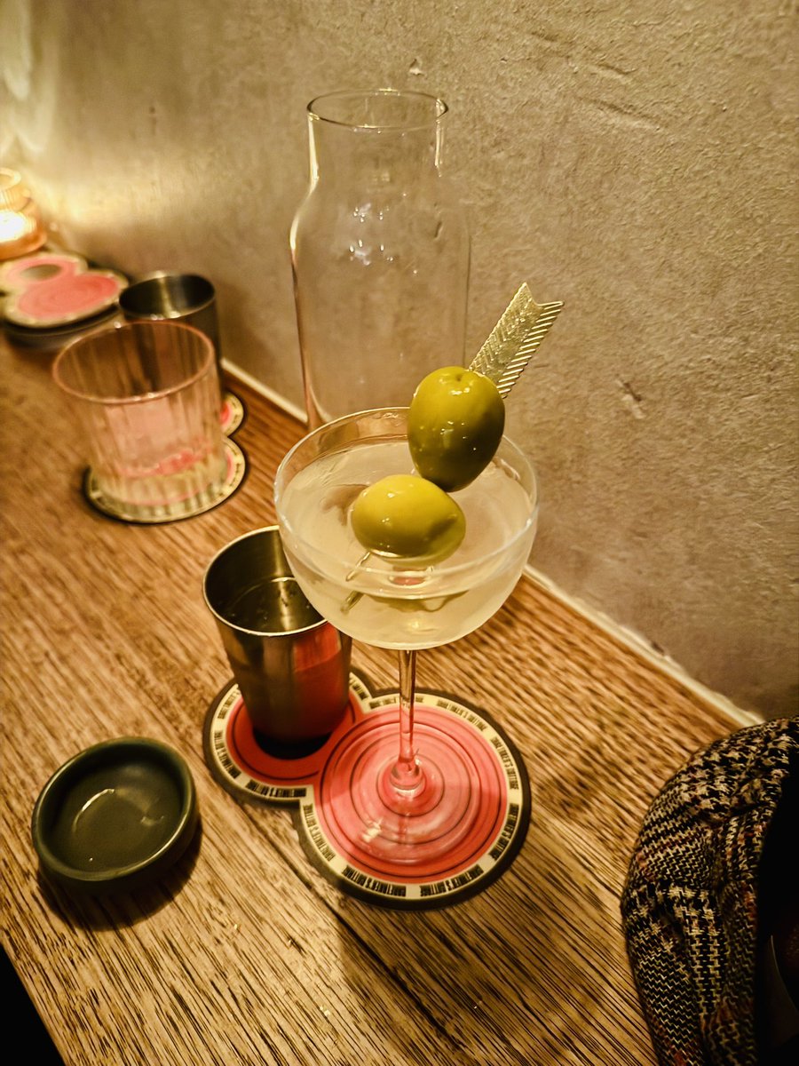 dstoeski's tweet photo. Saturday night martini 🍸🫒 https://t.co/VaMKUMgUkv