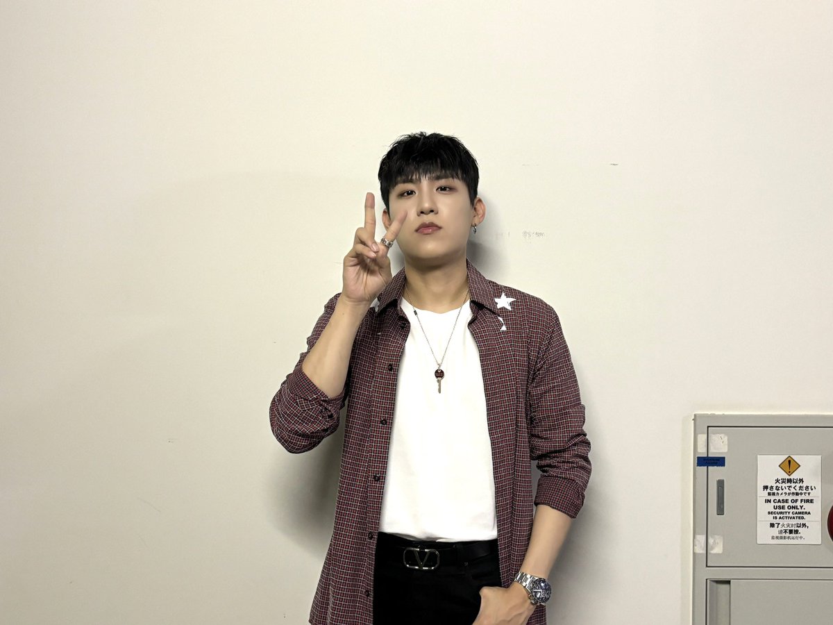 kissent2010's tweet photo. 【#PARKWOOJIN】

ABNEWのおかげでCoolでHotな2日間でした🧊🔥
また会いましょう🖤

#AB6IX #에이비식스
#PARKWOOJIN #박우진
#Cool_And_Hot https://t.co/6EVE0QQDrF