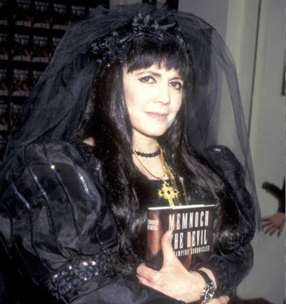 songsfromangels's tweet photo. Actually liking Lestat makes you a #realgoth bcs Anne Rice was the mother of goths and he is her no 1 prized gothic vampire rockstar <3 https://t.co/mGeS7qYhiX