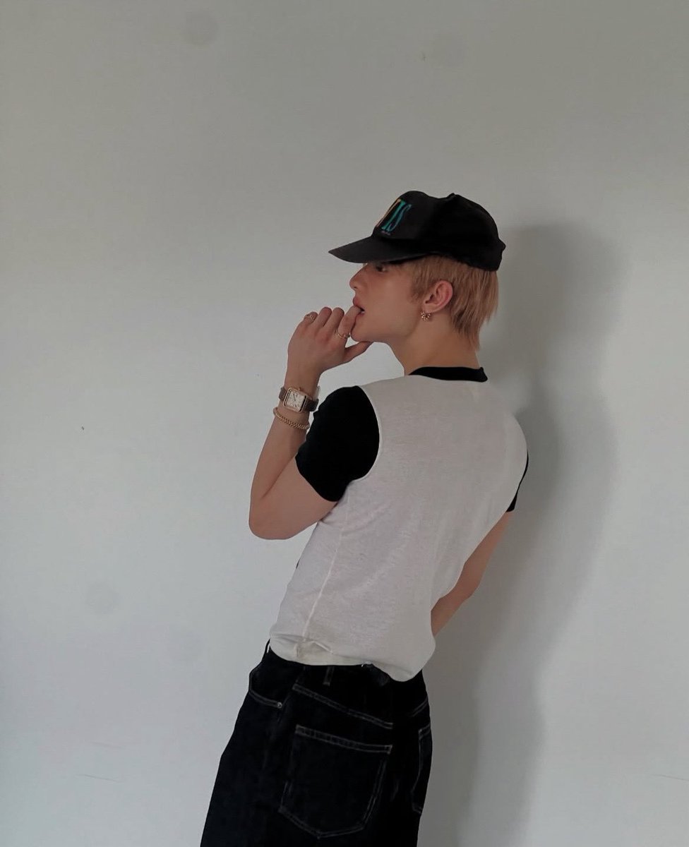 yang jeongin’s lover, hwang hyunjin tweet media