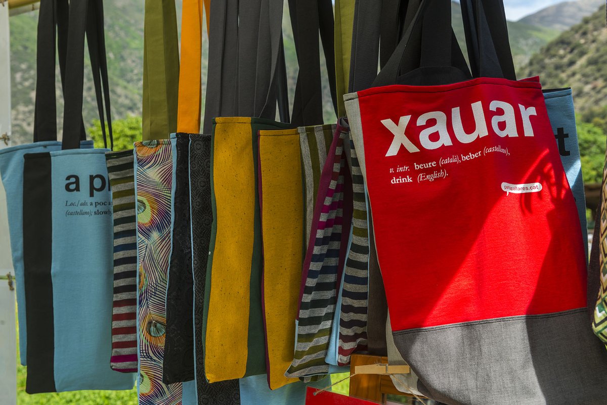 Demà és la 12a Fira del Parc Natural de l’Alt Pirineu i l’auvella aranesa a Arrós de Cardós! 🐑🍲
Producte local, xolla, tallers, música, xerrades, dinar popular i molt més!
No t’ho pots perdre!
#PNAltPirineu #AuvellaAranesa #FiraPNAltPirineu