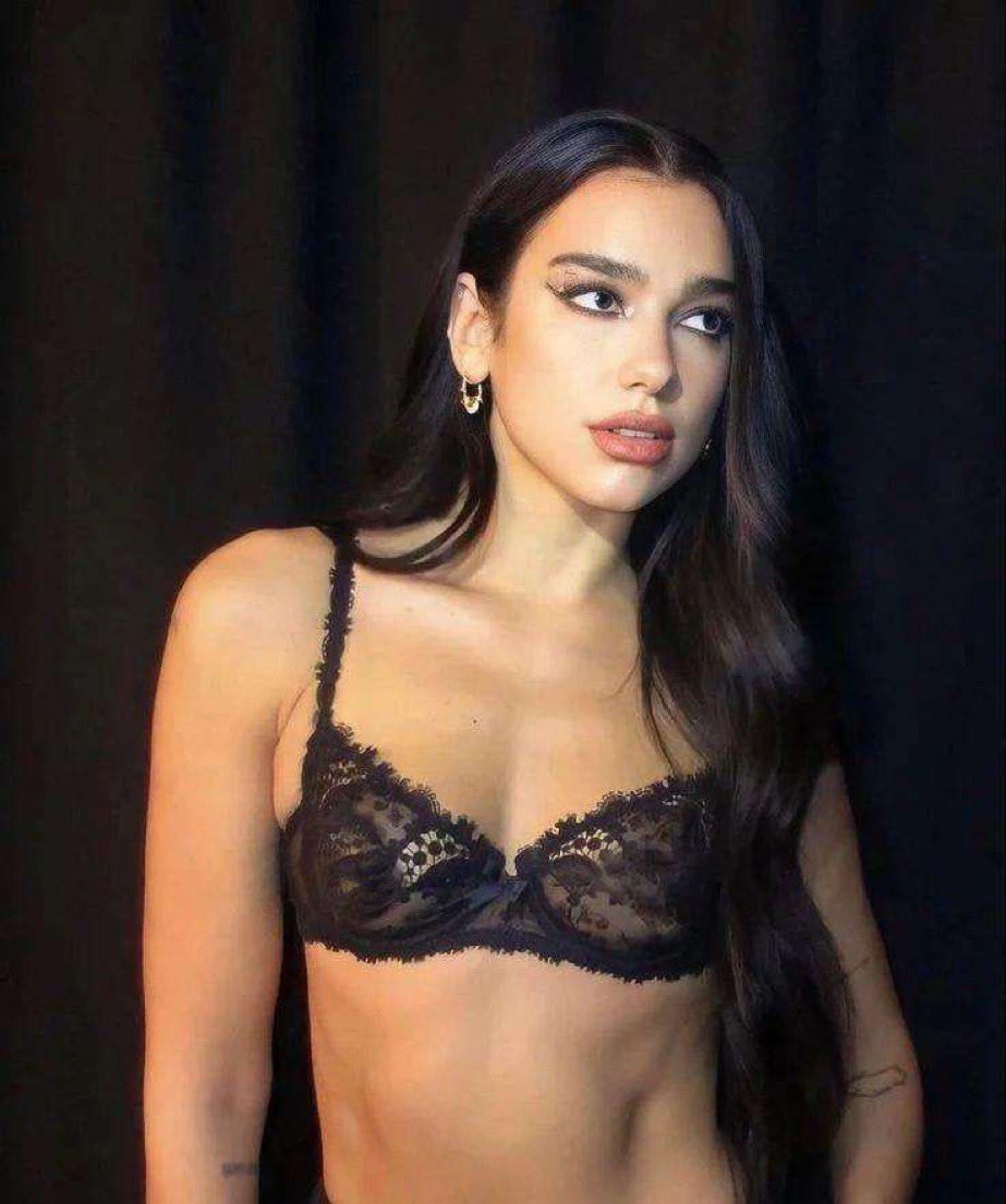 dlipamad's tweet photo. Dua Lipa https://t.co/QHmowSaYQt
