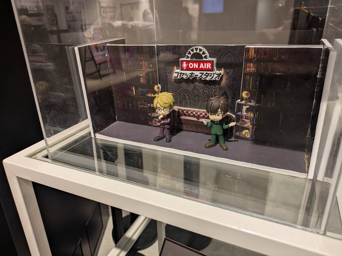 店内で受注生産のミニフィギュアセットを展示中です✨ さらに店内の