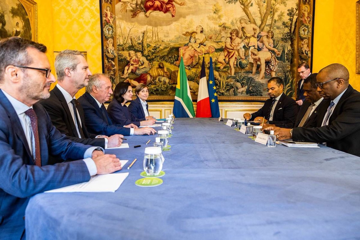 Matignon's tweet image. Entretien avec Son Excellence M. Shipokosa Paulus Mashatile, Vice-président de la République d'Afrique du Sud.