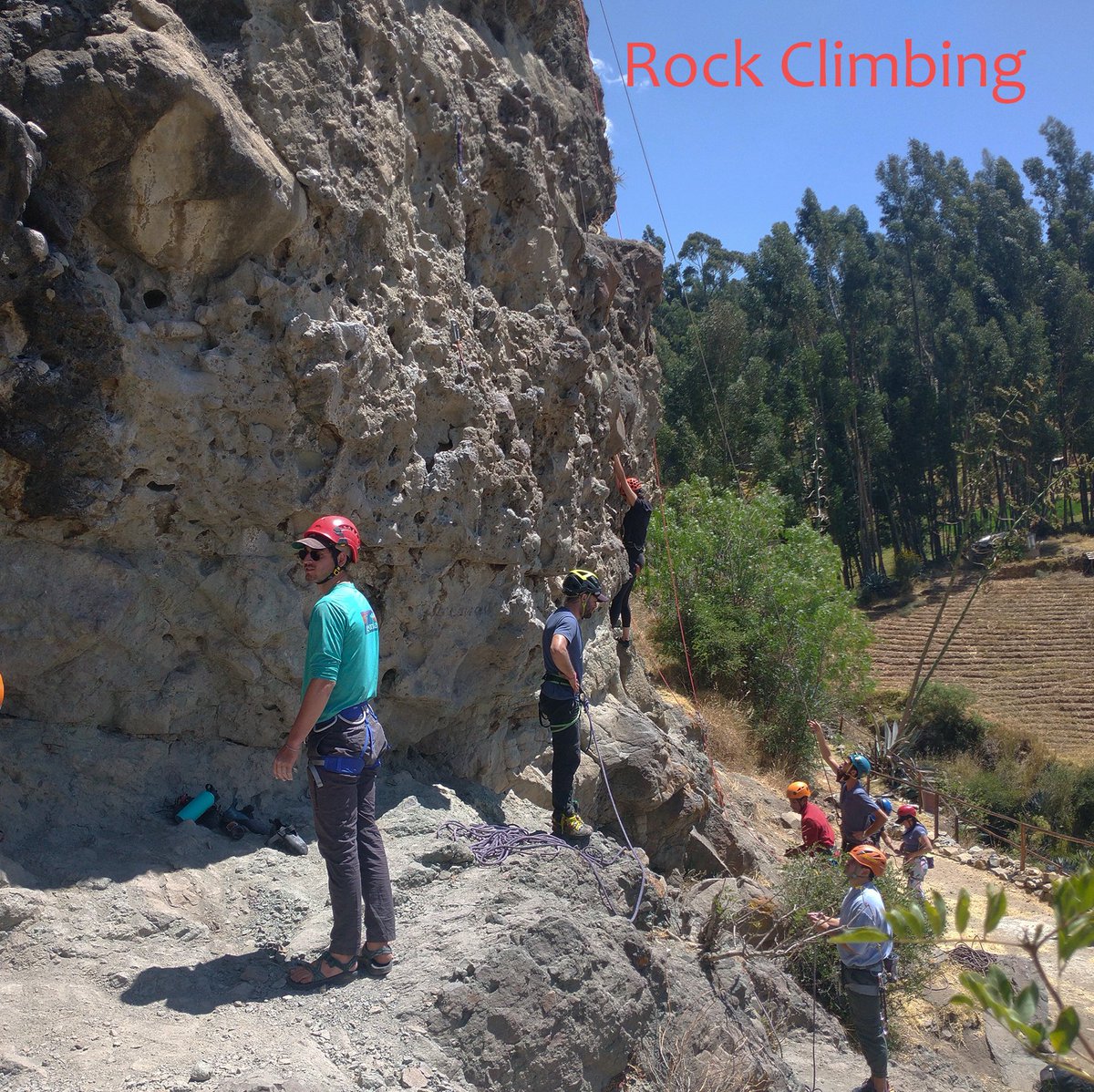 Adrenalima1's tweet photo. Rock climbing en #Huaraz con https://t.co/mkvcWCuI2a https://t.co/JmSLV30DaH