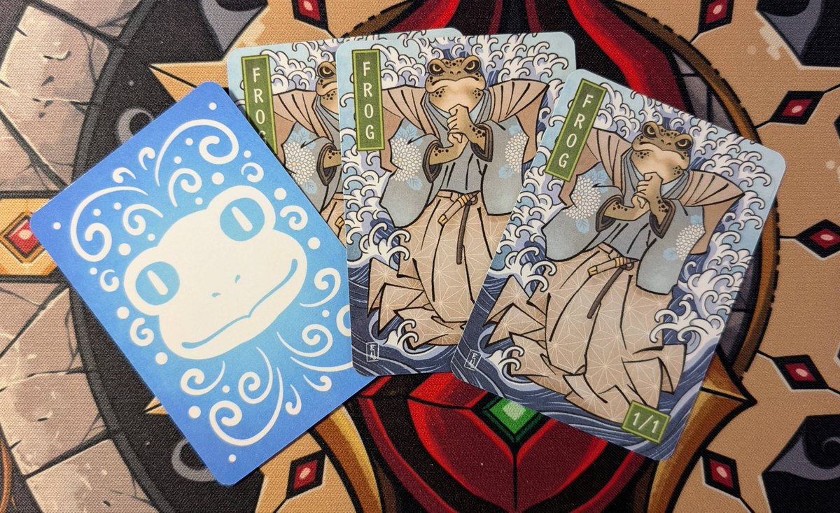 Magic the Gathering : Jetons "Recrue Pattelopin", sliver, frog, fait maison, illustrations originales.
Disponible à la vente via mon portfolio en ligne :
sabinevanapeldoorn.myportfolio.com/goodies-shop

Contact par mail ou MP.

#MtG #rabbit #custom #token #customcard #illustration