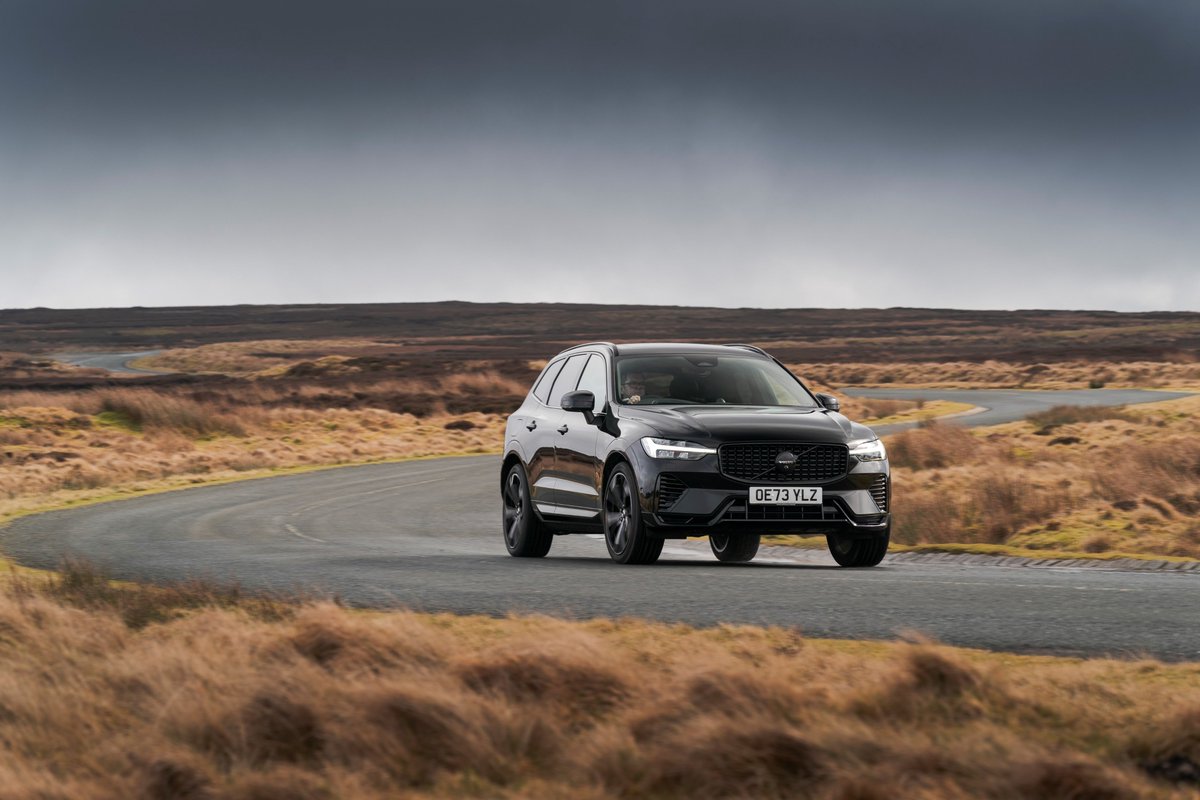 Volvo_passion's tweet photo. La NOUVELLE voiture de Cédric ! Indice : c'est pas un 6 cylindres !

https://t.co/0VPony4IJb

#Volvo #XC60 #100Bornes https://t.co/8tWfSWl59Y