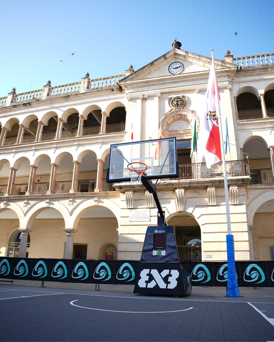 🏀 Así ha quedado la Plaza de España en <a href="/aytoandujar/">Ayuntamiento de Andújar</a>, lista
para acoger toda la intensidad, emoción y talento del #CADEBA253X3 U15 y U17.

🎯 Canchas preparadas, balones al aire... ¡Y a vivir el espectáculo en Andújar! 🙌